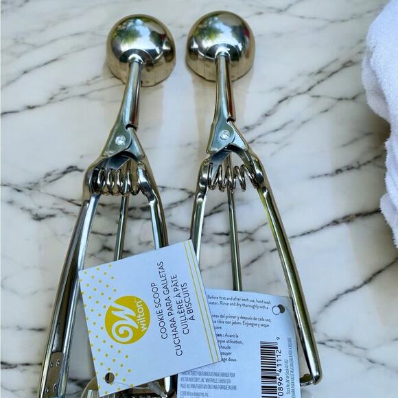 2 New Wilton Stainless Steel Cookie Scoops - Picture 2 of 7